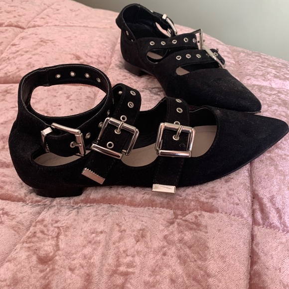 Black pointed toe flats - Picture 2 of 2